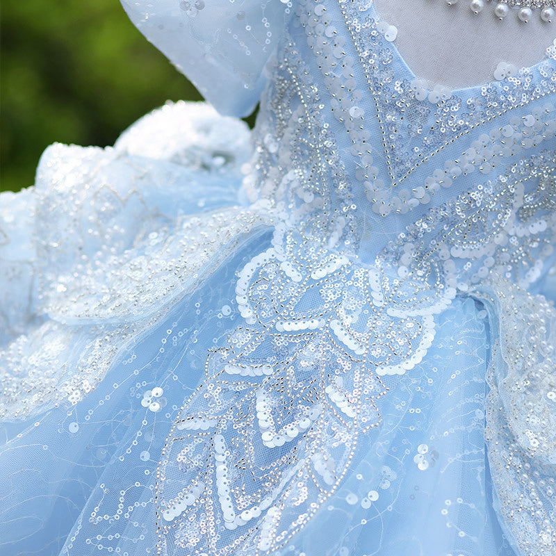 Petite fille Hôte Piano Performance Robe