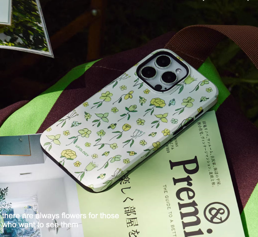 Cas frais de téléphone jaune laiteux avec un motif floral Et une texture douce comme la peau