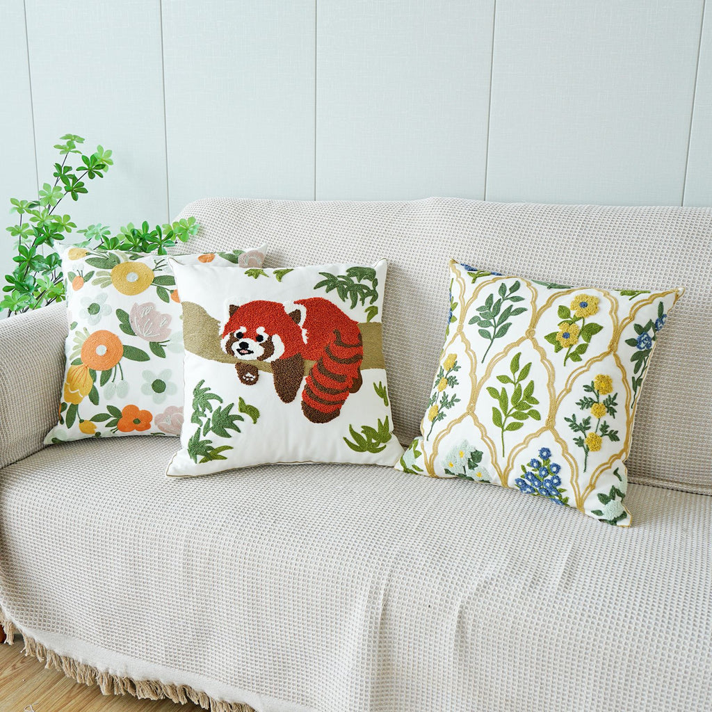 Oreiller floral brodé de serviettes de bureau
