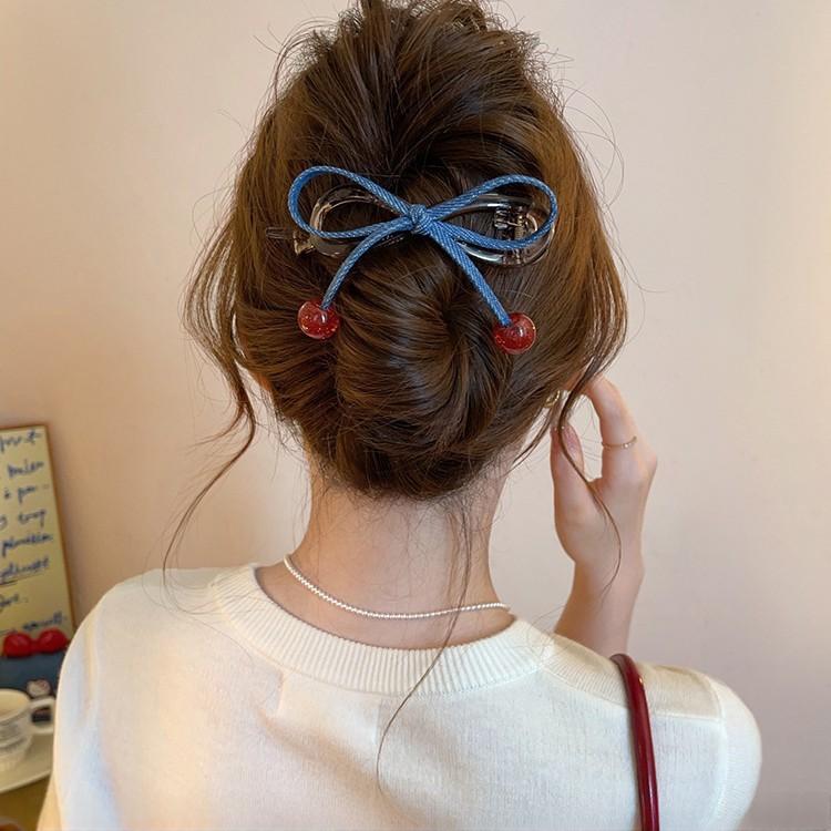 Cerise pendentif Ribbon Bow Twist cheveux clip pour les femmes
