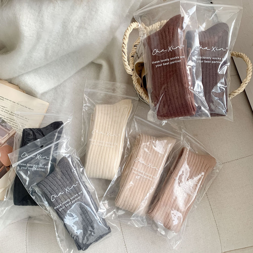 Chaussettes longues de style JK à rayures verticales de couleur solide