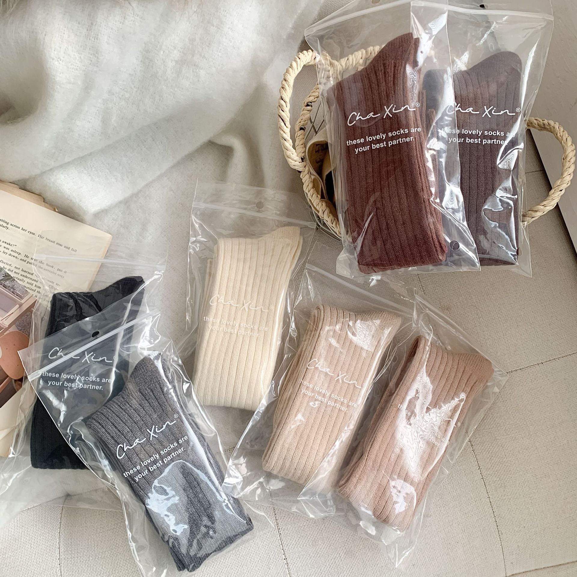 Chaussettes longues de style JK à rayures verticales de couleur solide