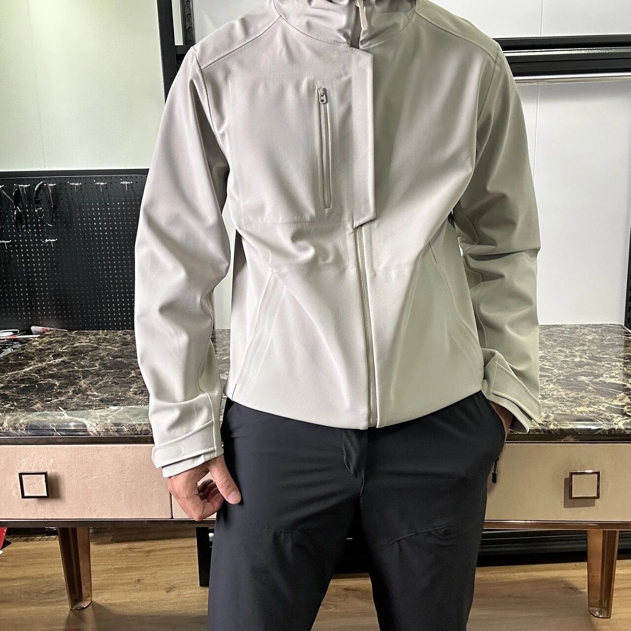 Veste à capuche à capuche avec ruban adhésif pour homme