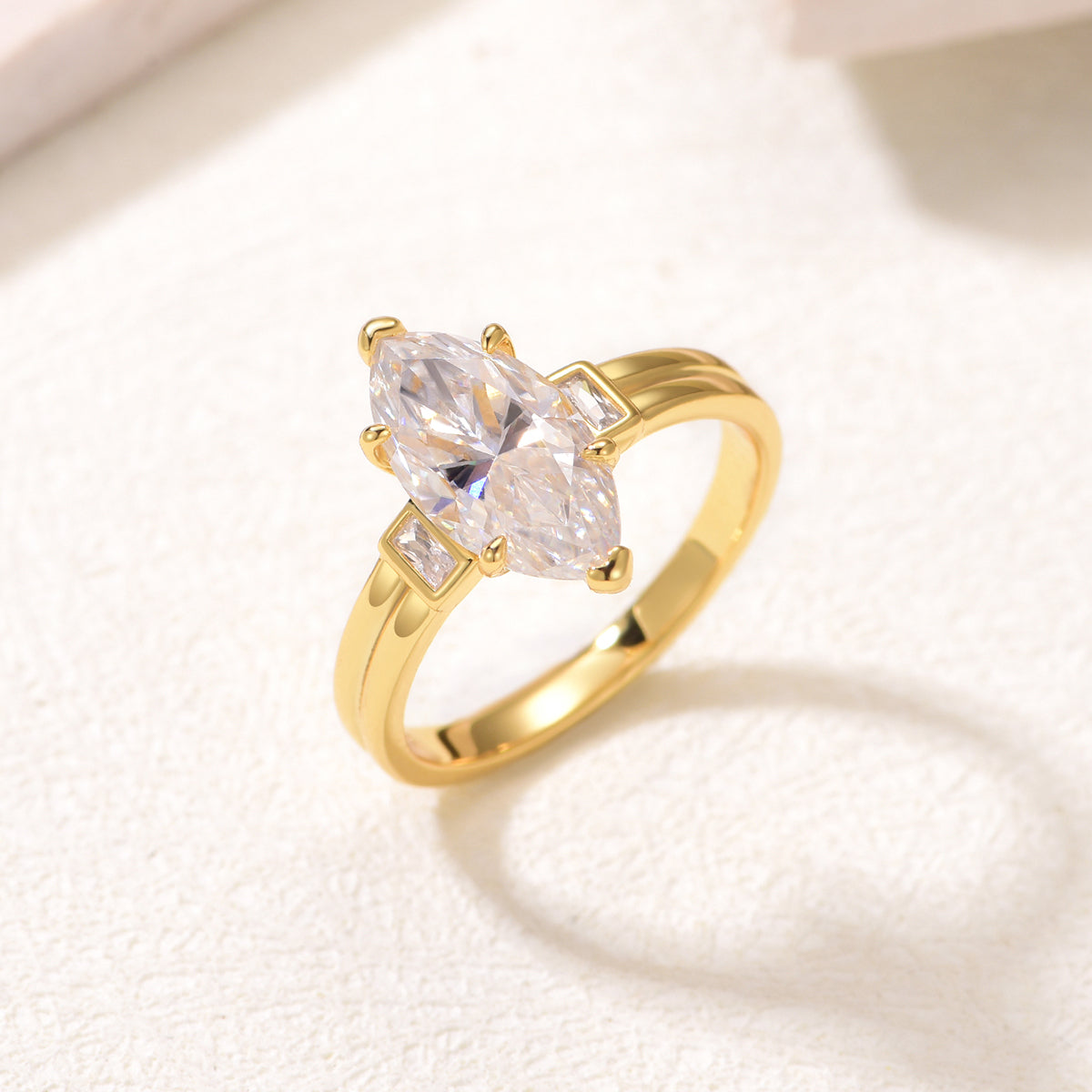 S925 Argent plaqué or 7x14mm Marquise Moissanite Anneau D Couleur VVS1 GRA Certifié États-Unis Taille