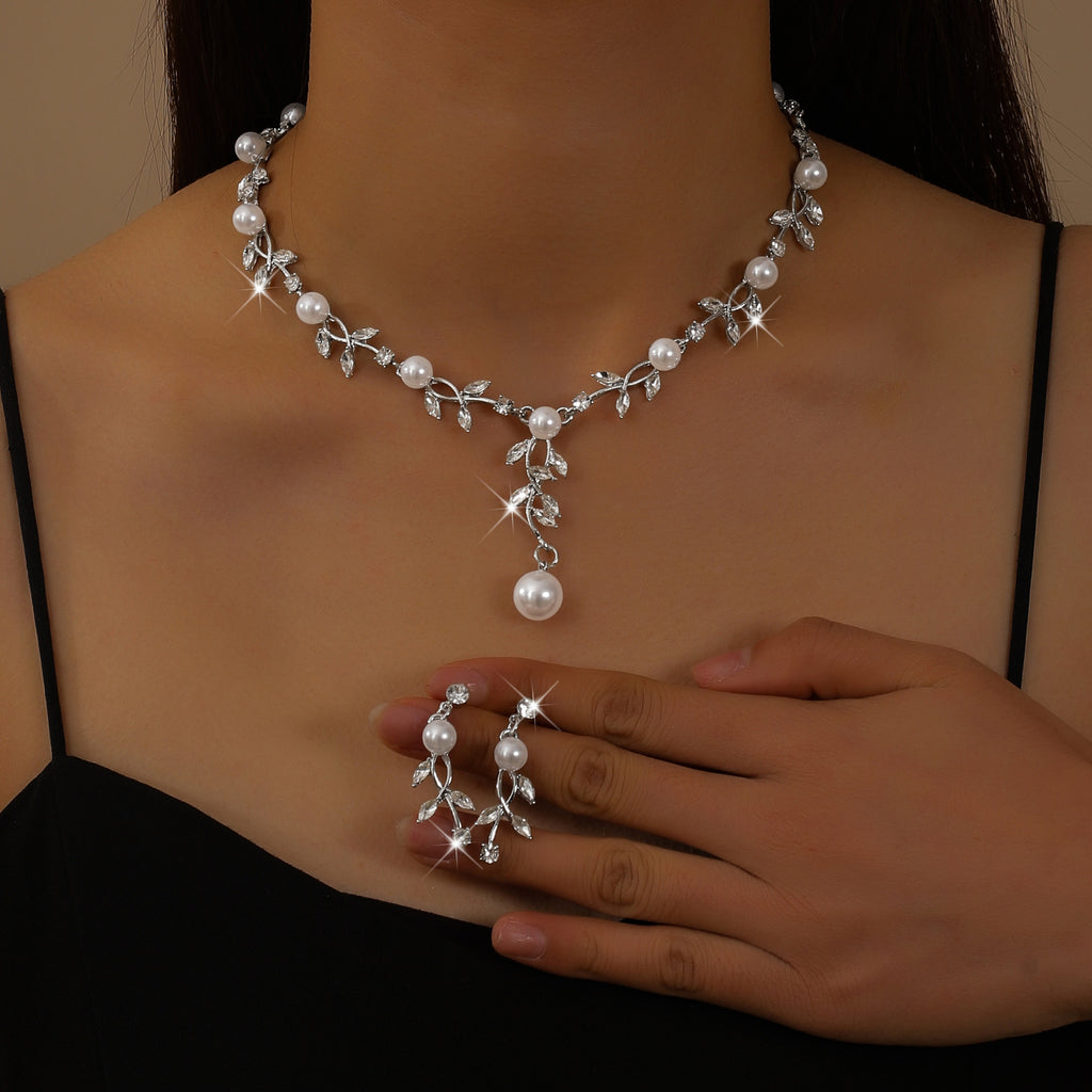 Feuille de femmes Strass Faux Pearl