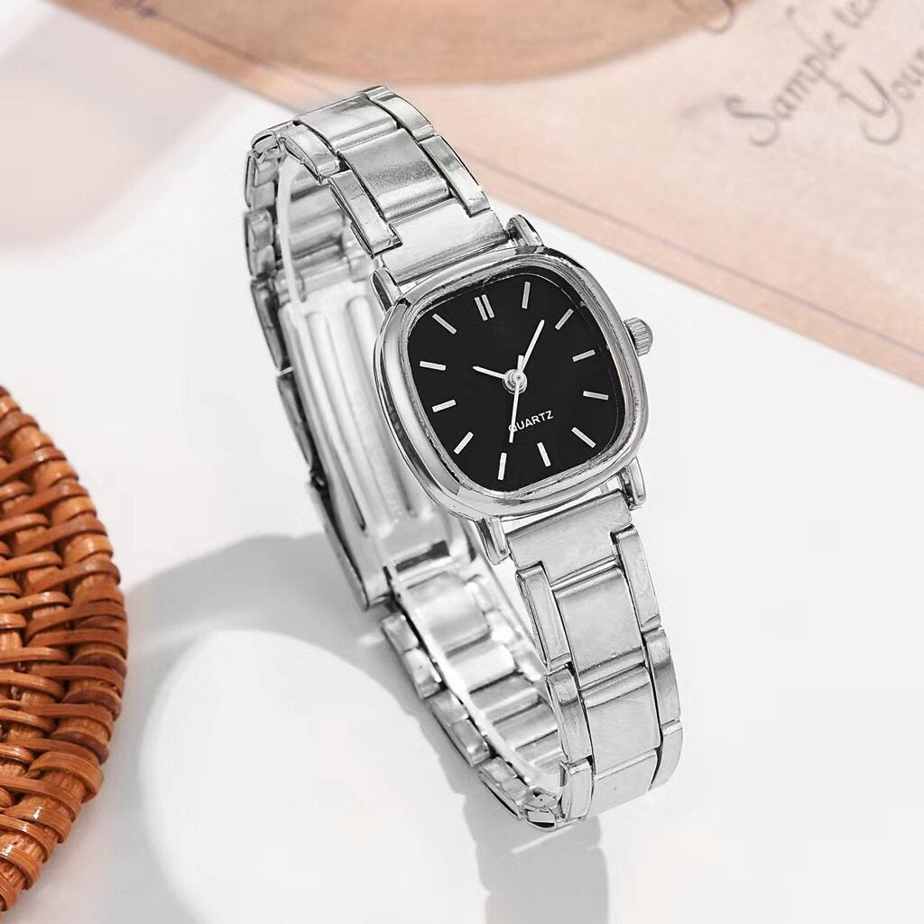 Montre à quartz romaine carrée en alliage pour femmes