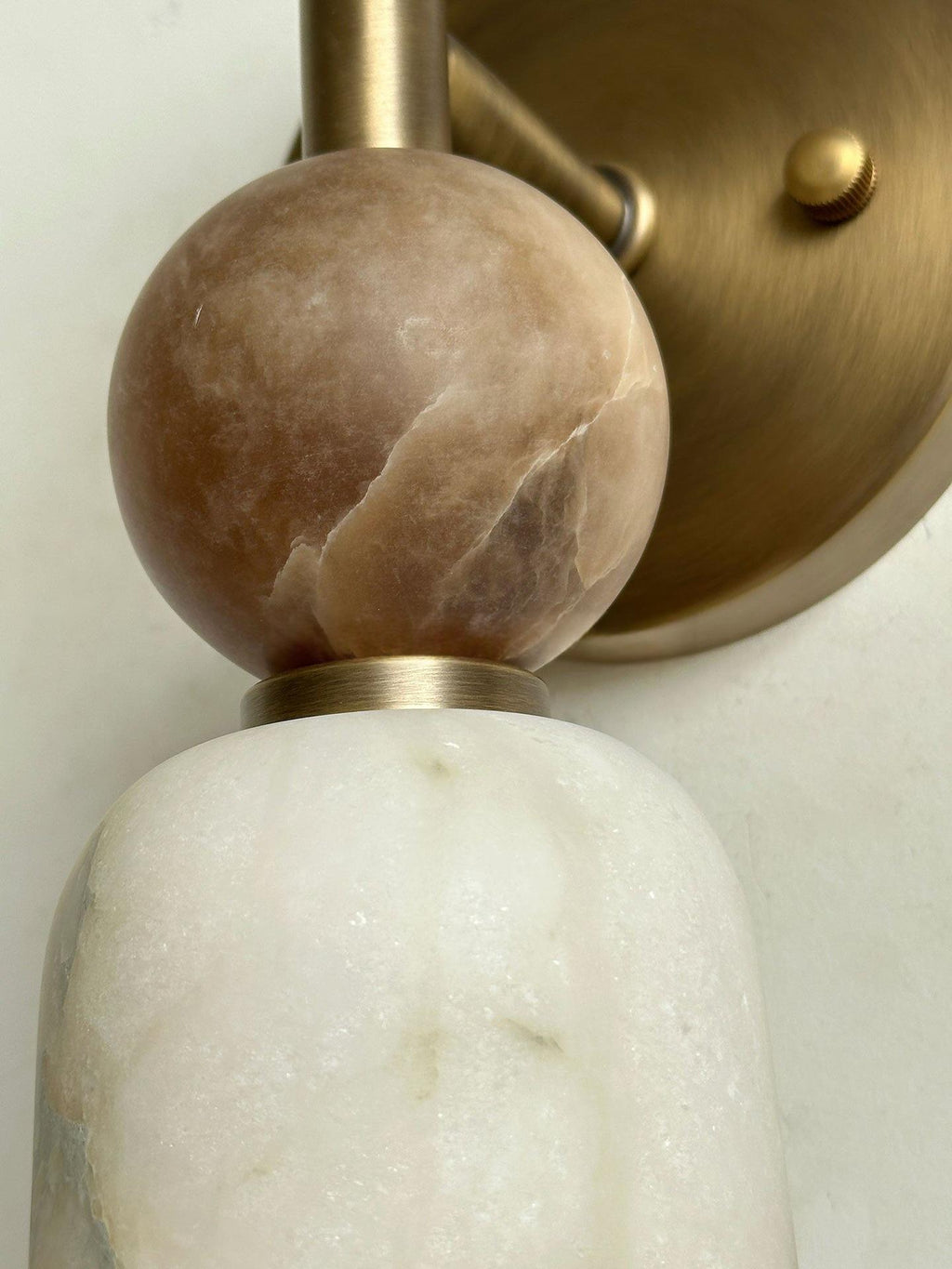 Lampe murale vintage en laiton de style français