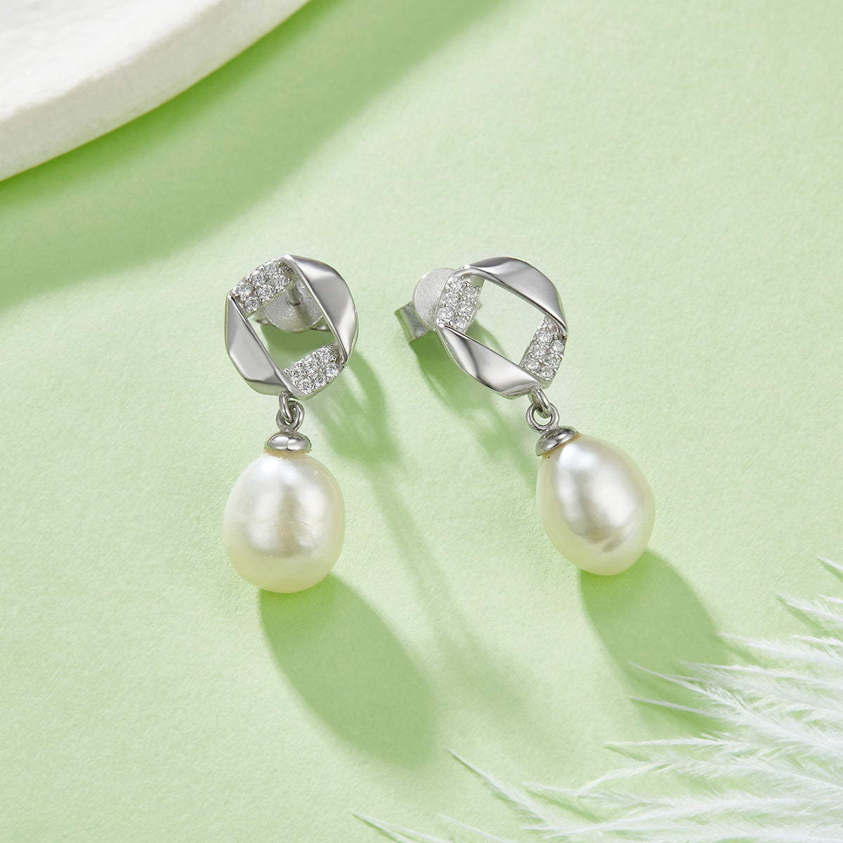 S925 Argent Sterling Boucles d'oreilles en perles d'eau douce naturelles Pave géométrique Drop Pearl Pl