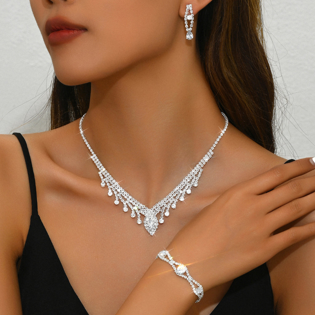 Zircon goutte d'eau Collier collier Boucles d'oreilles Bracelet Set mode brillant bijoux en cristal