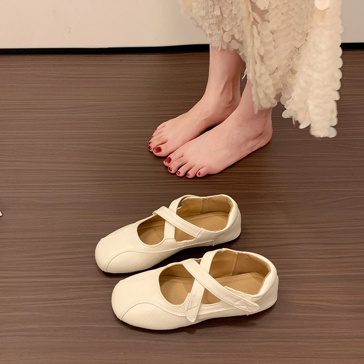 Femmes Crisscross Strap Low Cut Mary Janes