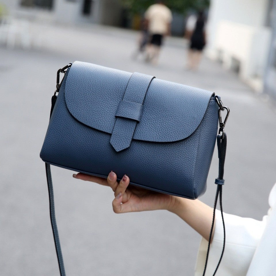 Sac souple en cuir pour femmes d'âge moyen