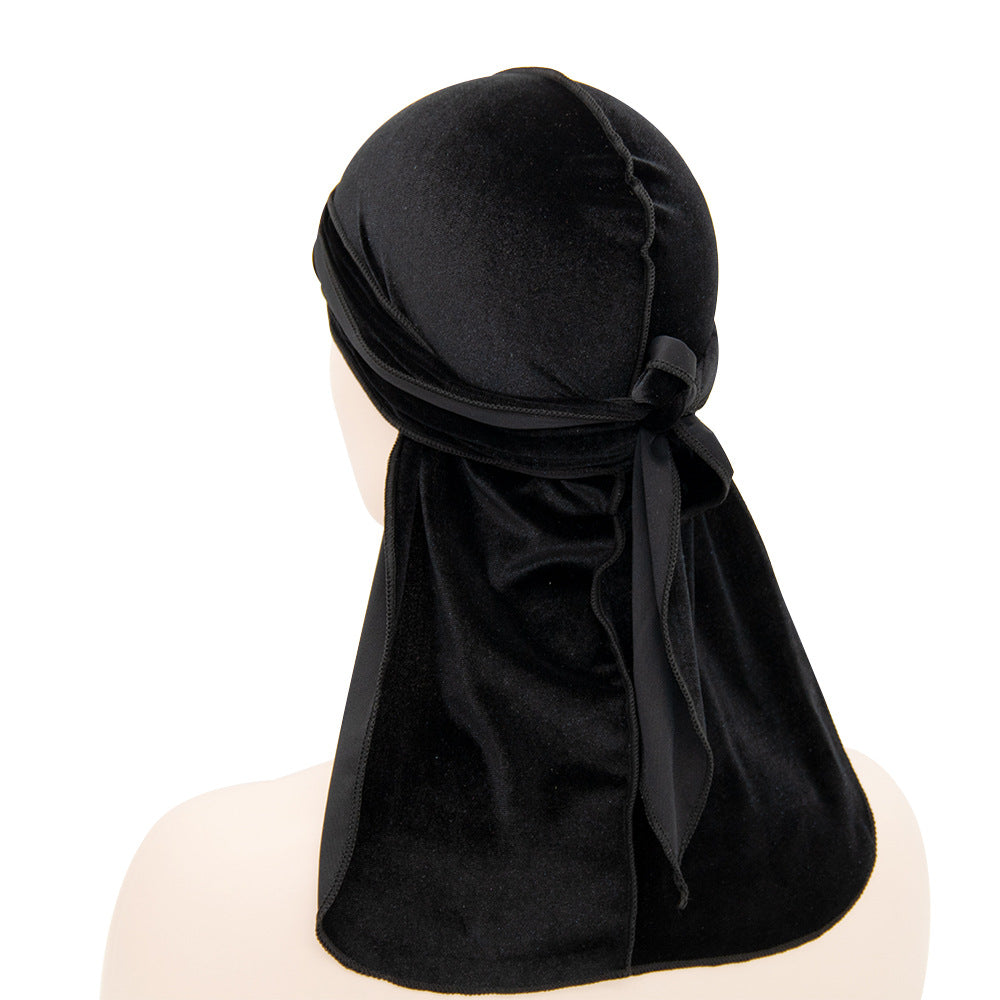 Chapeau à longue queue de velours