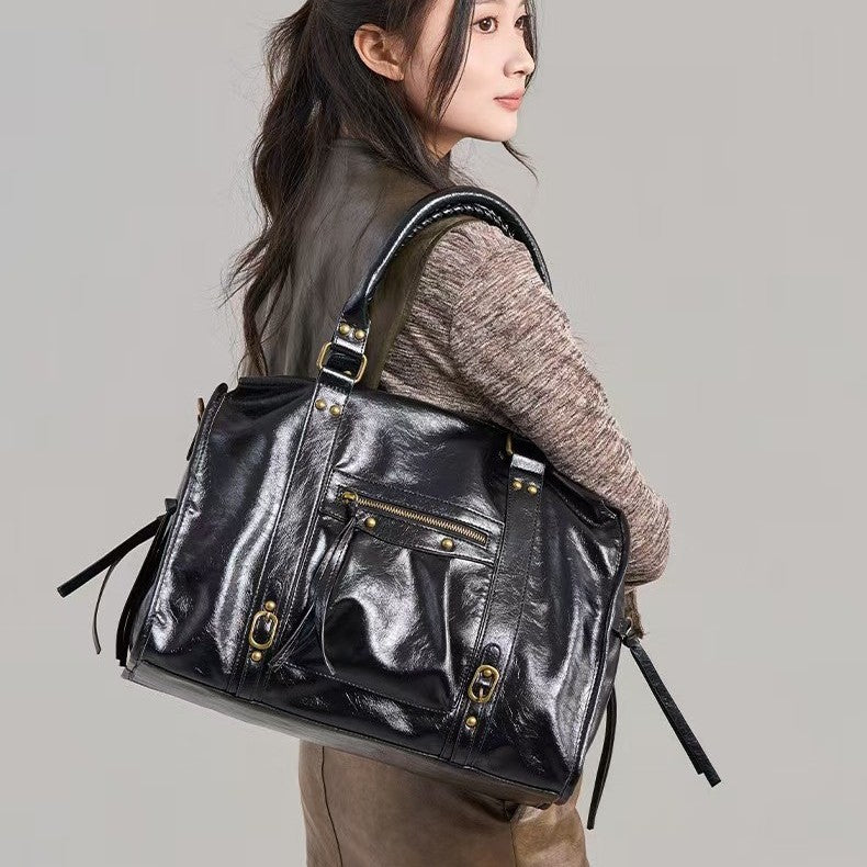 Millennial-style Fringed Tote Grande-capacité Vintage Studded bandoulière sac