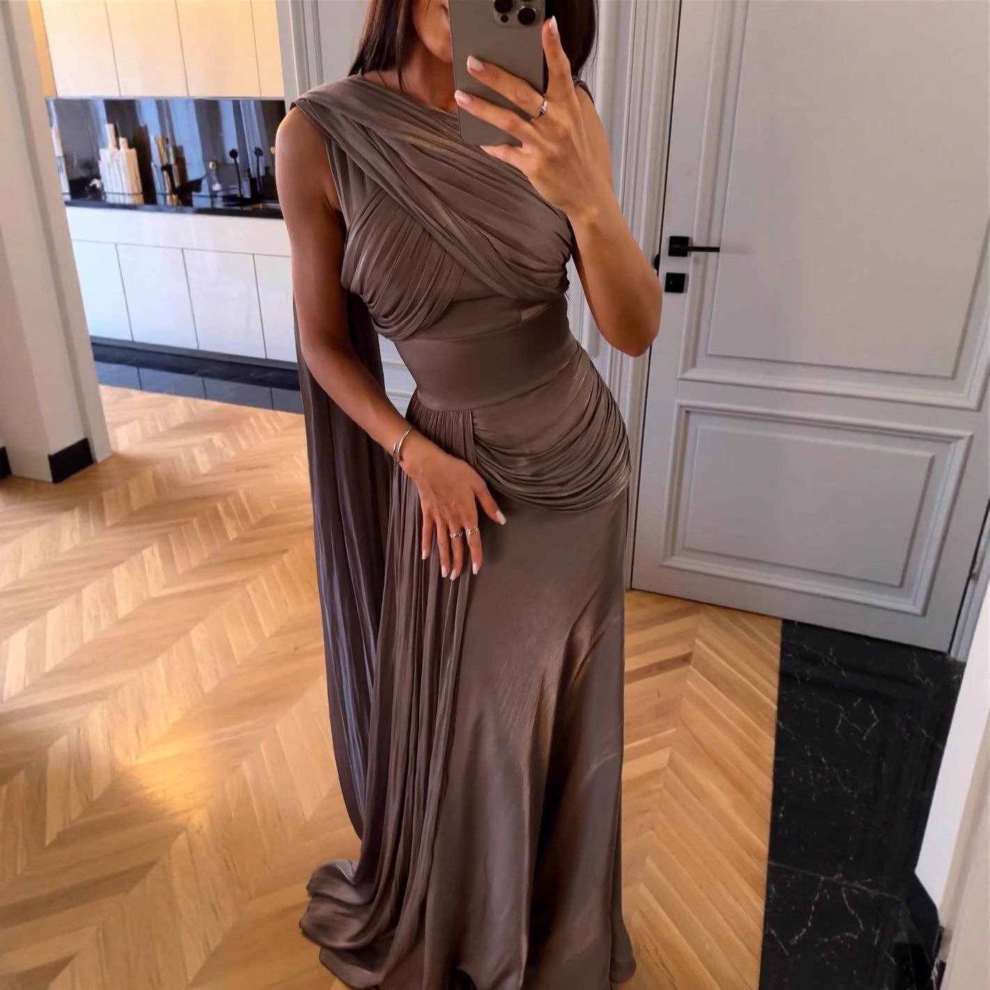 Robe de soirée en satin de ruban plissé