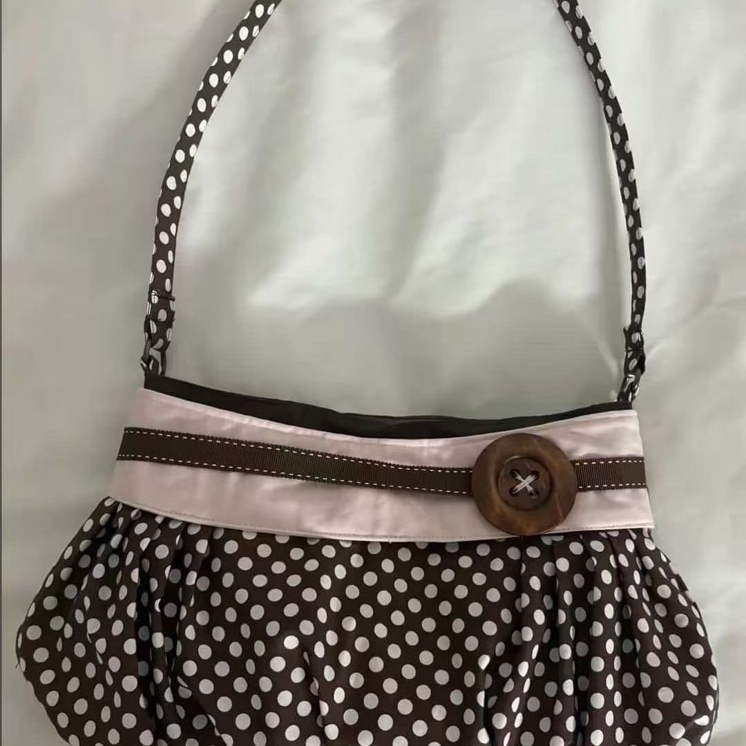 Sac sous-armure à bouton en bois Retro Polka-dot
