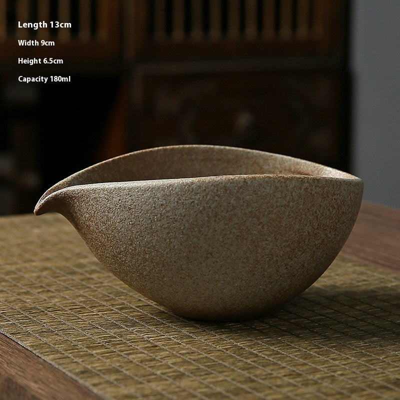 Ensemble de thé pour faire le matcha avec la poterie grossière