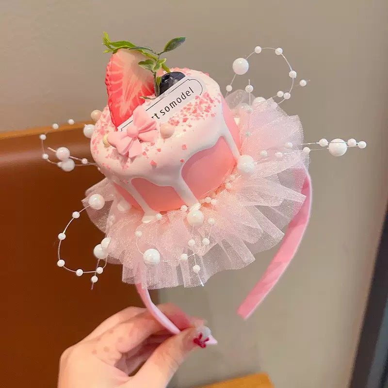 Cerise Cake Style Dentelle Coiffure