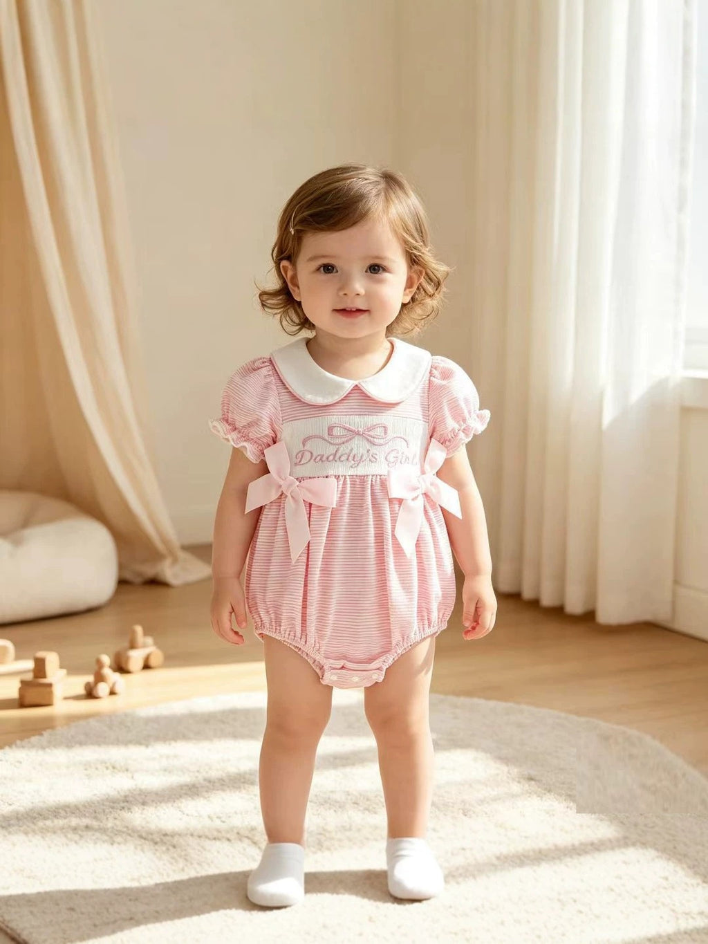 Coussin à manches en dentelle pour bébé fille