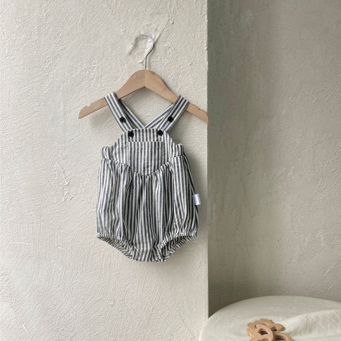 Unisex short-sleeved striped rompers with suspenders for summer