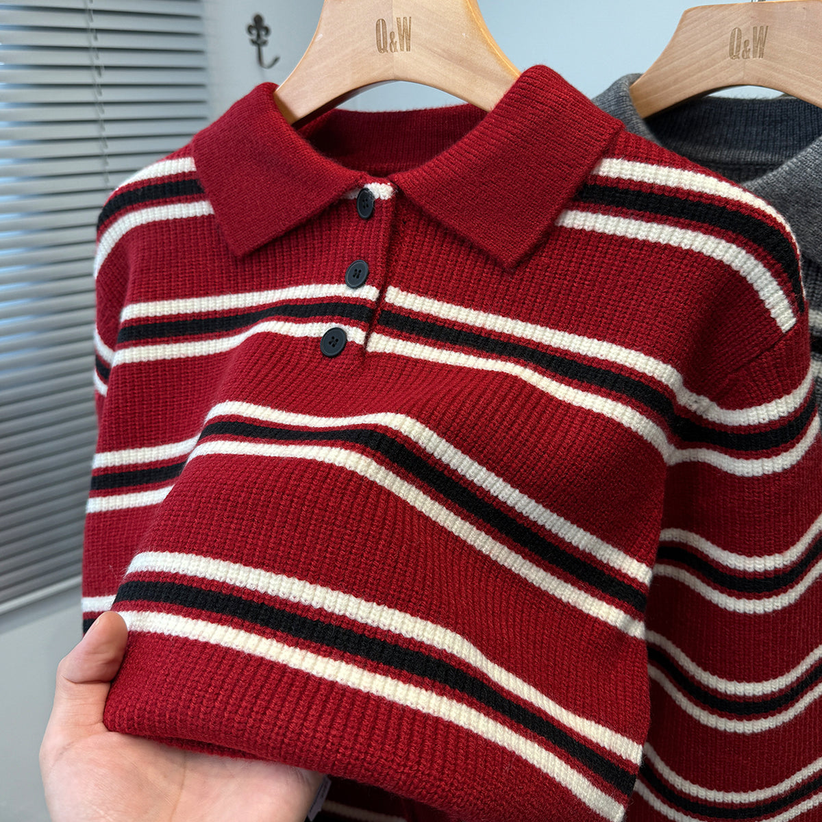 Chandail à maille rayée homme avec un lapel
