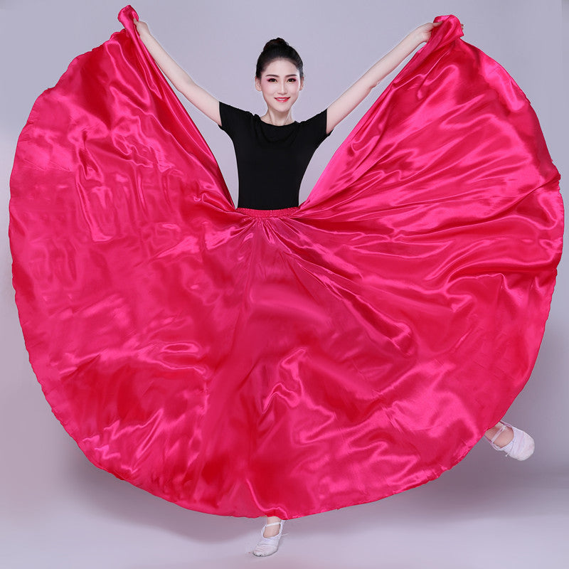 Jupe de performance de couleur solide simple avec grande balançoire