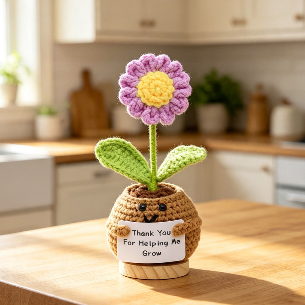 Crochet fait main sourire visage poté pourpre fleur ornement