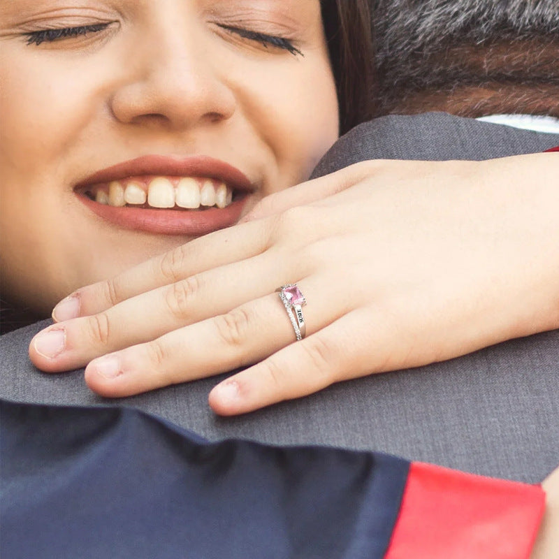 Anneau gravé de graduation pour dames personnalisée