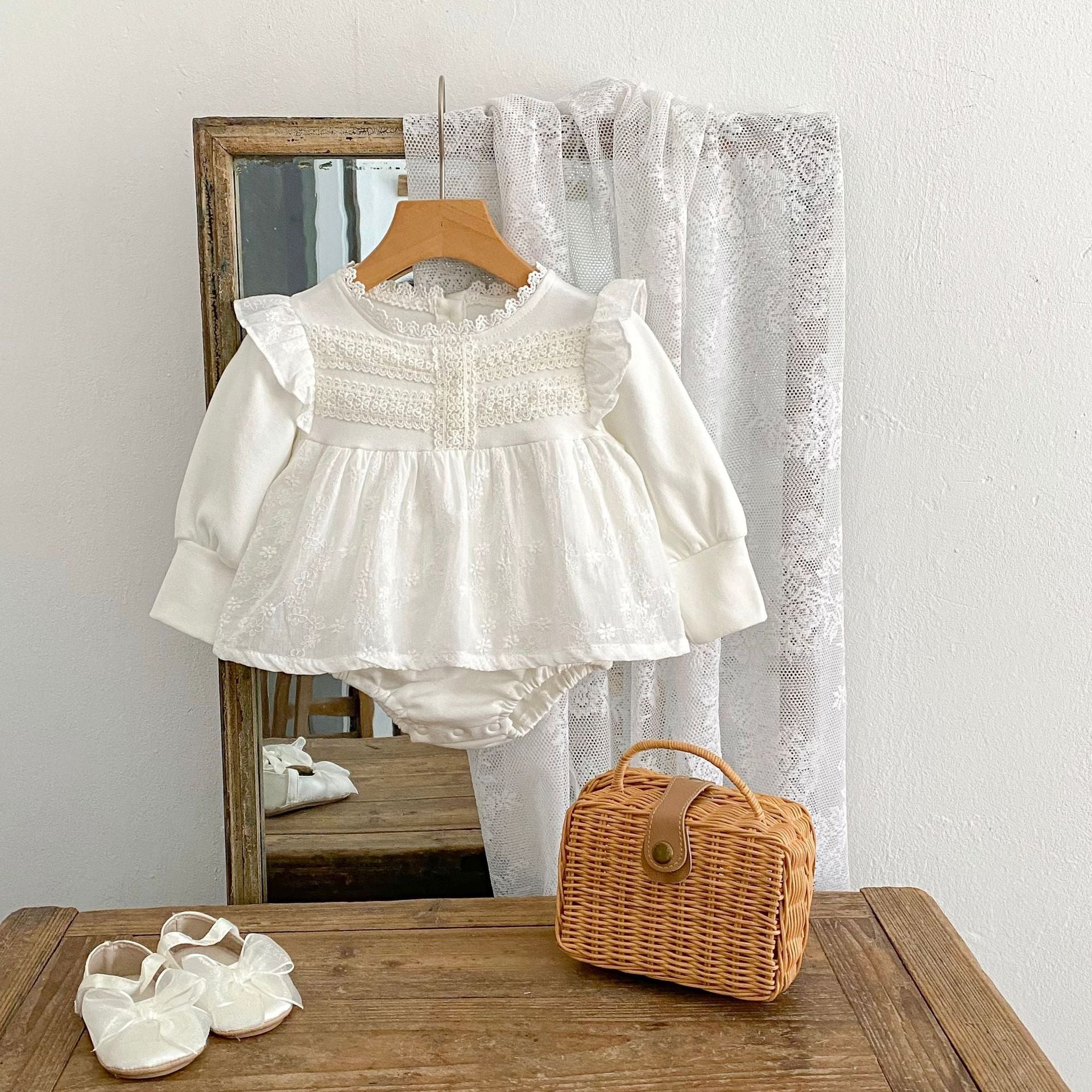 Bébé fille brodée fausse robe de princesse deux-pièces