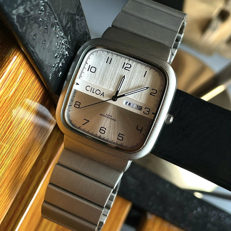 Montre de style mécanique et design adapté aux étudiants Détails du trou conceptuel pour les hommes
