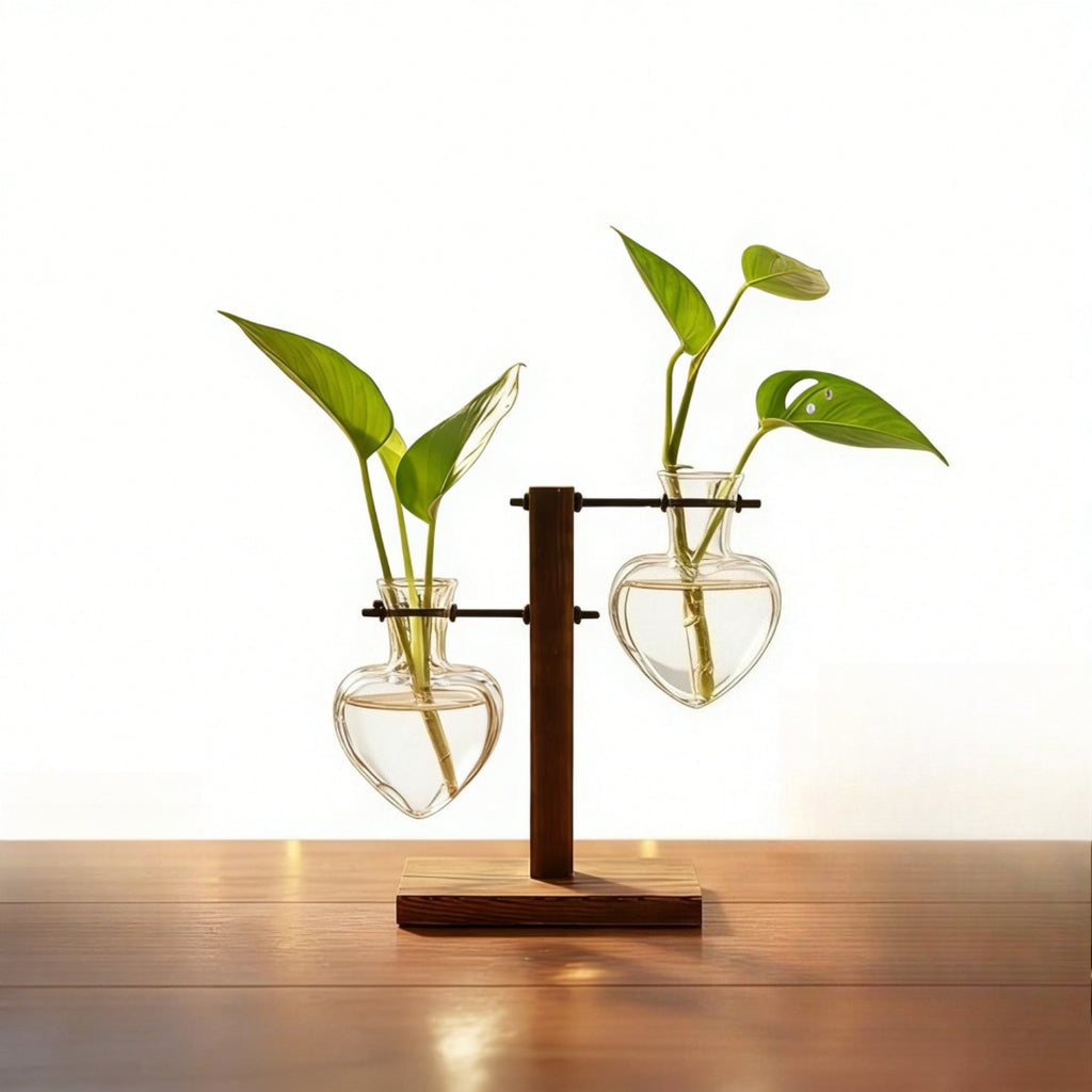 Vase en verre décoratif avec 2 vases en forme de coeur et un support en bois