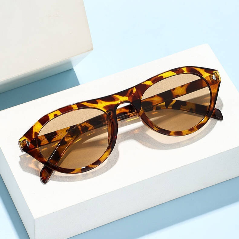 Lunettes de soleil essentielles pour le camping en plein air et les spectacles de mode