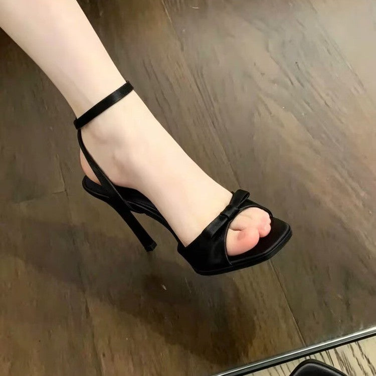 Sandales à talons hauts