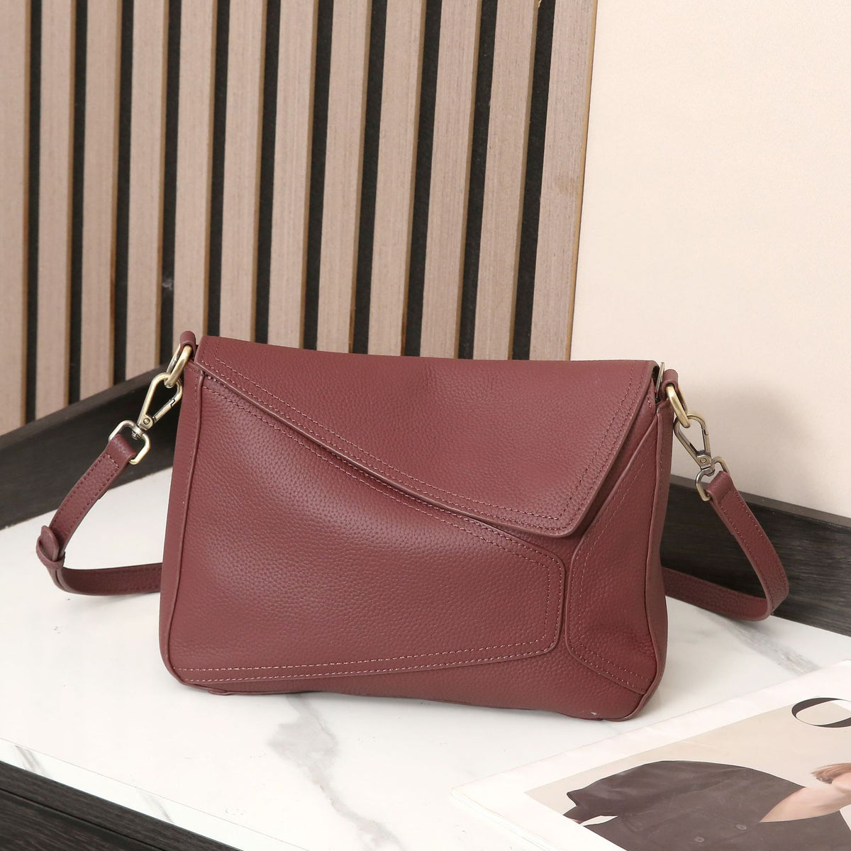 Première couche Cowhide Épaule et sac en cuir véritable modelé Et minimaliste
