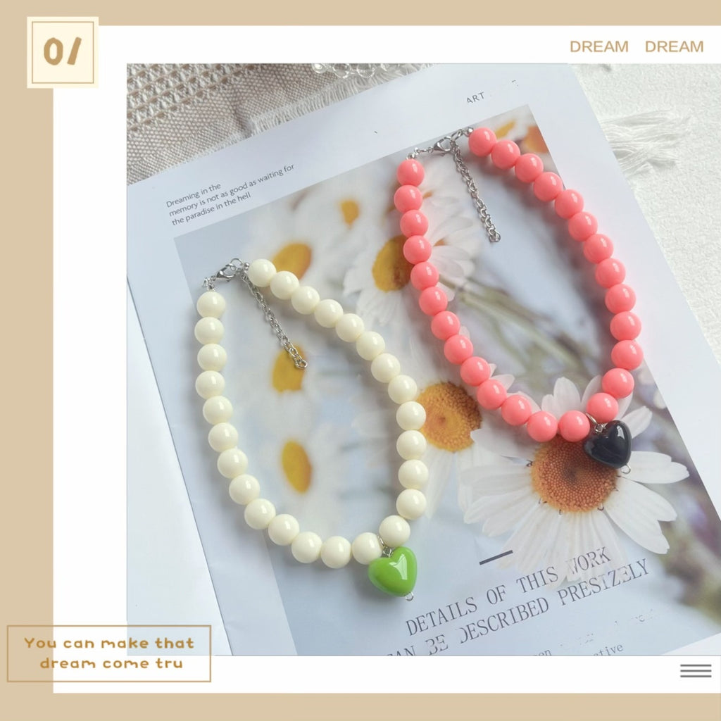 Collier avec un chat