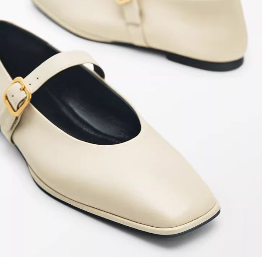 Chaussures en cuir véritable carré-orteil plat pour les femmes avec bouche peu profonde et une seule sangle