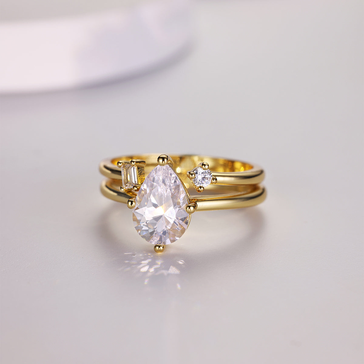 S925 Argent plaqué or 7x10mm Poire Moissanite Bague Set Open Band D Couleur VVS1 US Taille 6-9