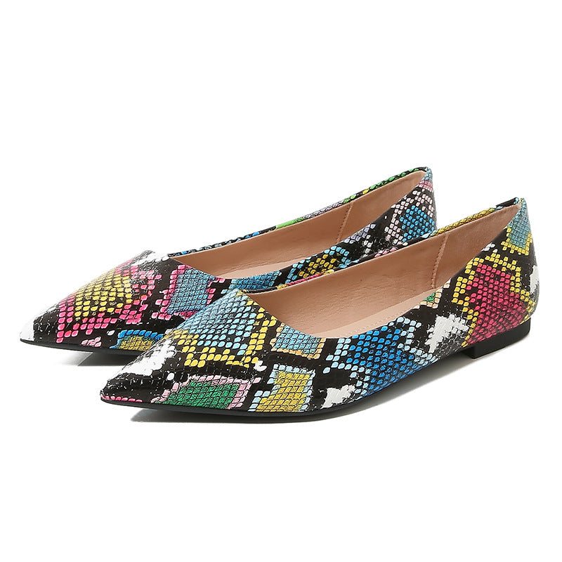 Chaussures femmes pointues en cuir souple avec une semelle souple