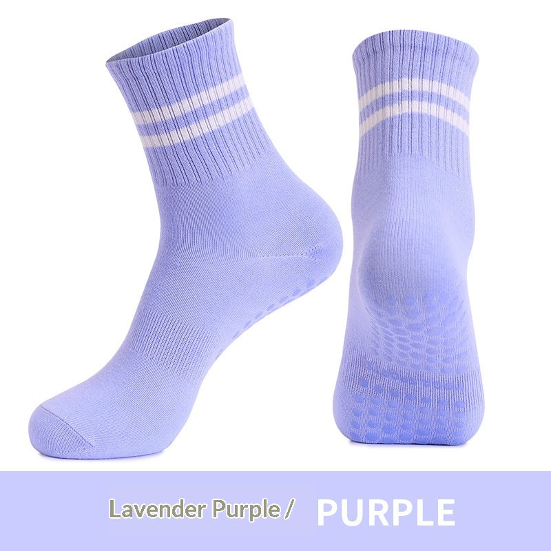 Pilates Chaussettes d'exercice avec une serviette à l'appui