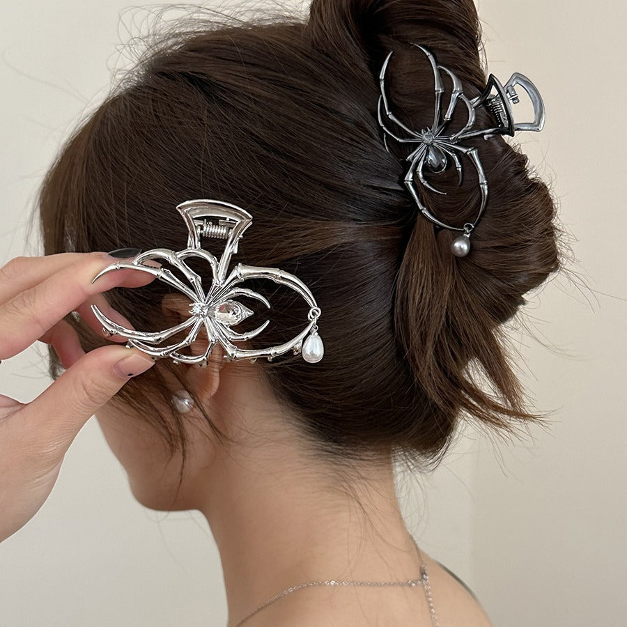 Élégant clip de cheveux métalliques pour les femmes
