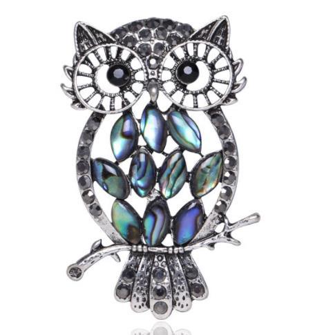 Variété de broches émaillées d'animaux adorables