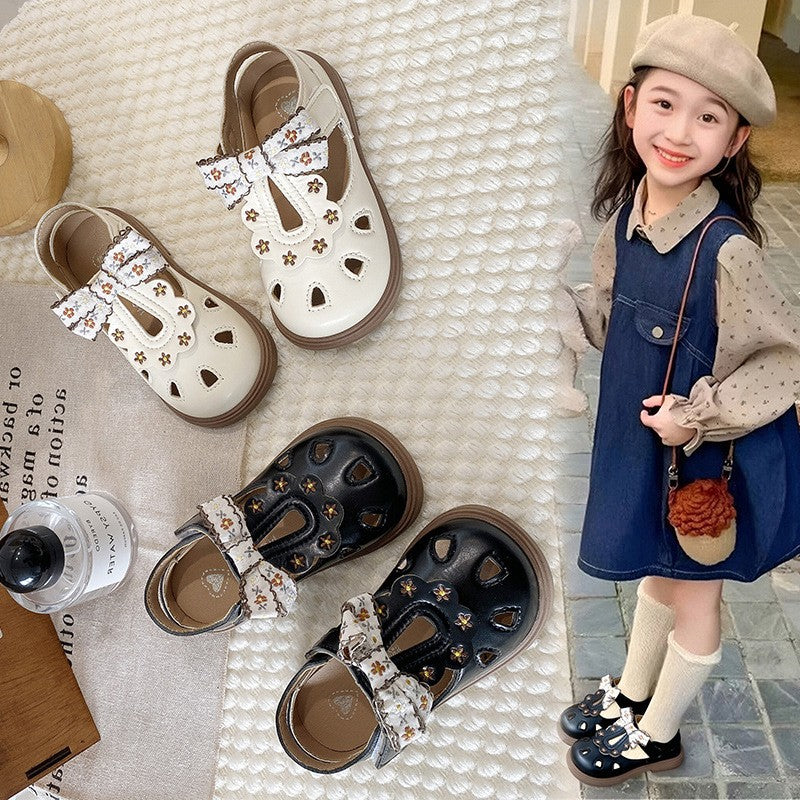 Sandales aux pieds fermés pour filles