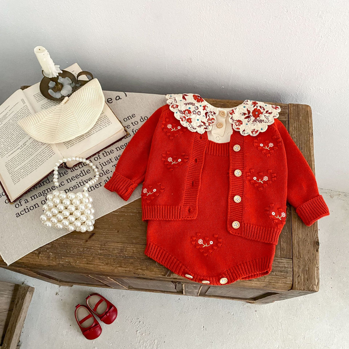 Bébé fille rouge amour Brodé bracelet Ha Yi