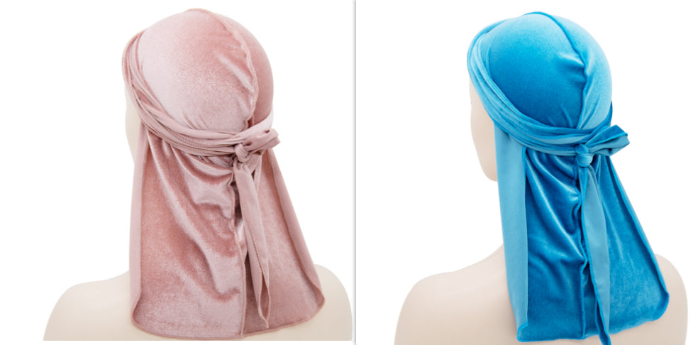 Chapeau à longue queue de velours