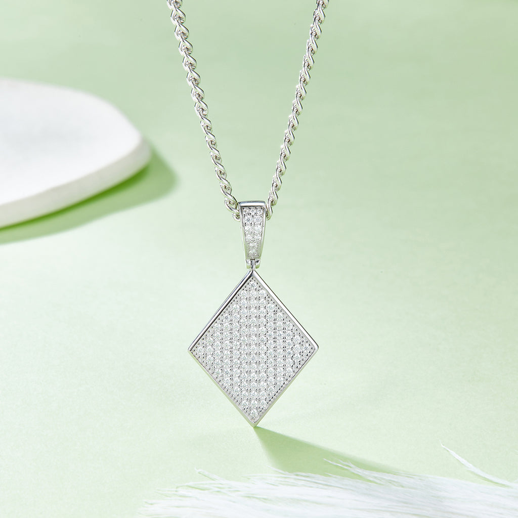 S925 Argent Sterling 108pcs D Couleur VVS1 Moissanite Diamond Forme Pendentif 5g Pas de chaîne Plat