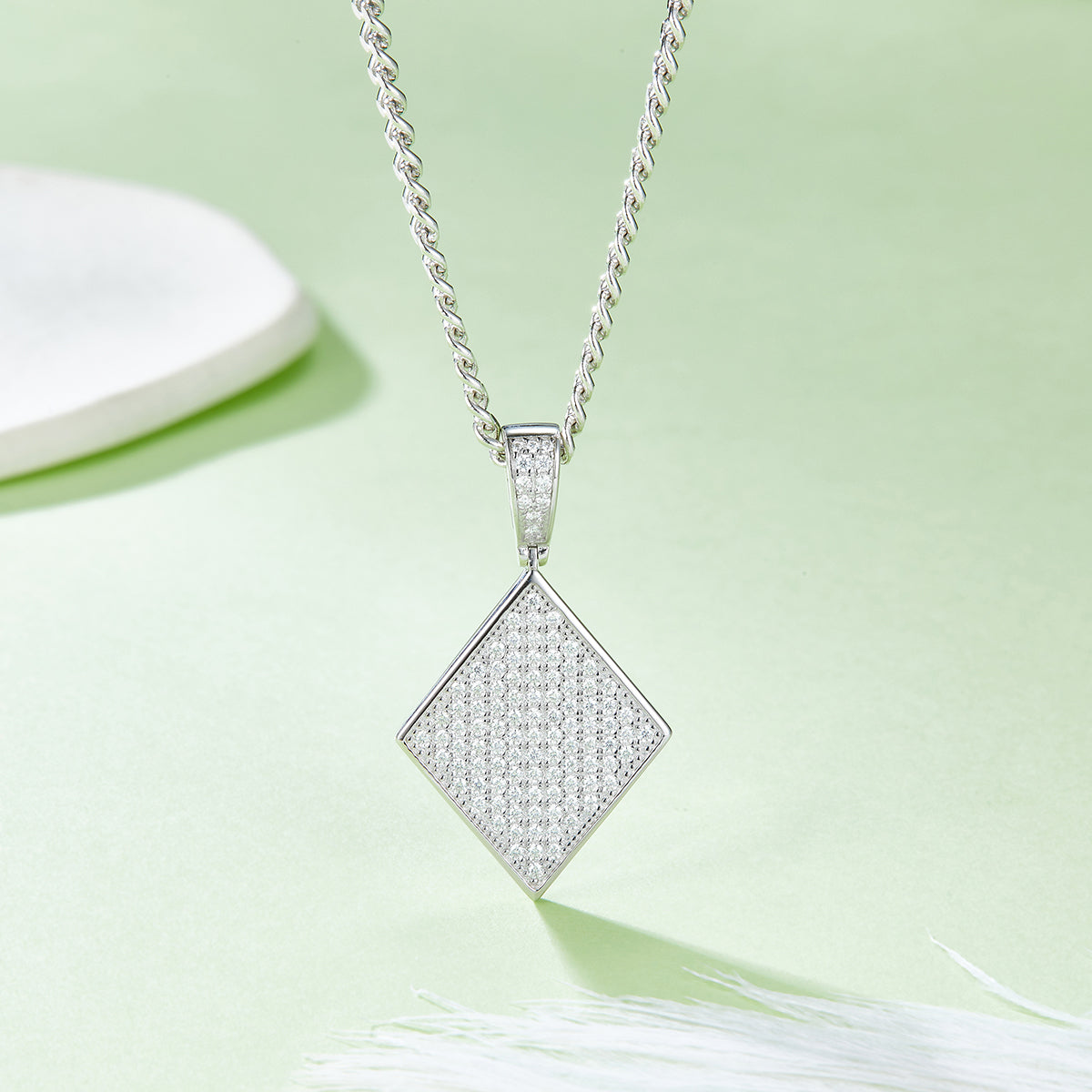 S925 Argent Sterling 108pcs D Couleur VVS1 Moissanite Diamond Forme Pendentif 5g Pas de chaîne Plat