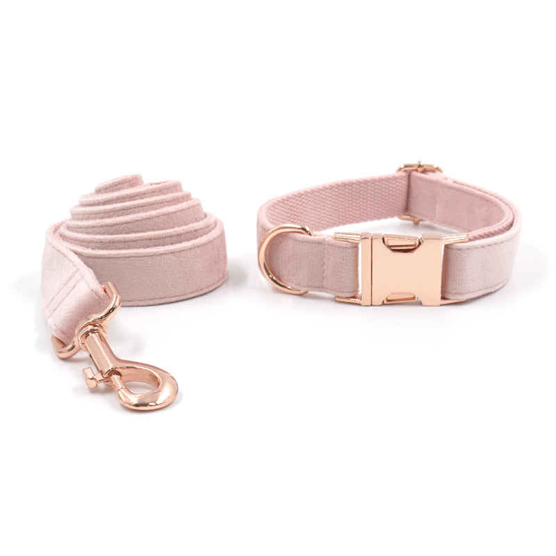 Feuille de col en or rose de velours