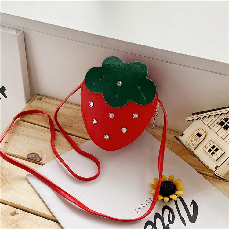 Filles mignon fraise corps croisé hommes et femmes bébé pièce sac de décoration