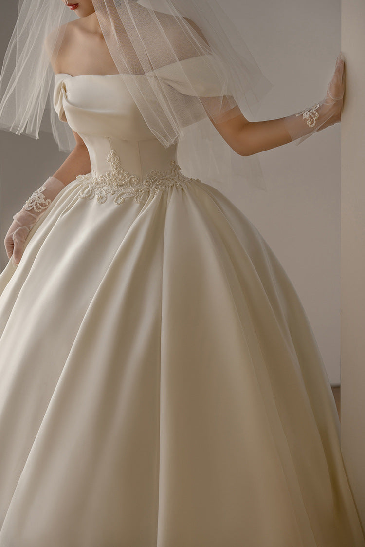 Satin femme hors-épaule Mode rétro Trailing Robe de mariée