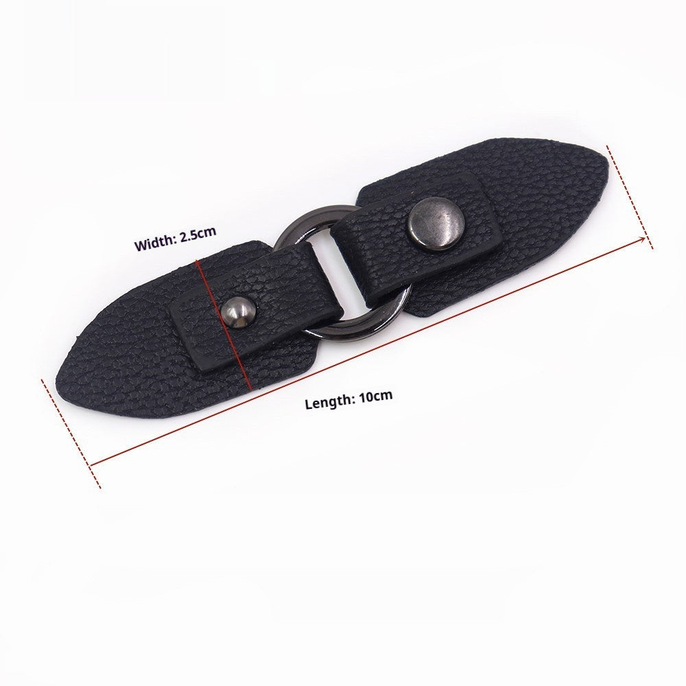 Boutons métalliques en cuir haut de gamme sur le manteau