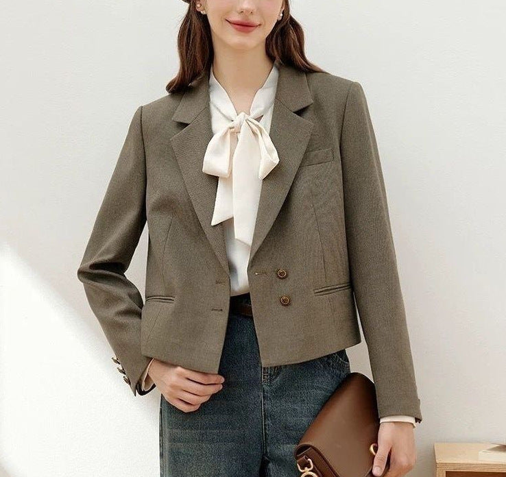 Combinaison élégante avec un design minimaliste chic
